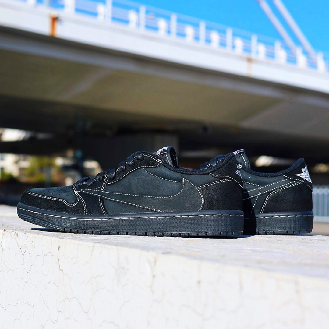 Travis-Scott-x-Air-Jordan-1-Low-OG-SP-Black-Phantom-DM7866-001-18.jpg