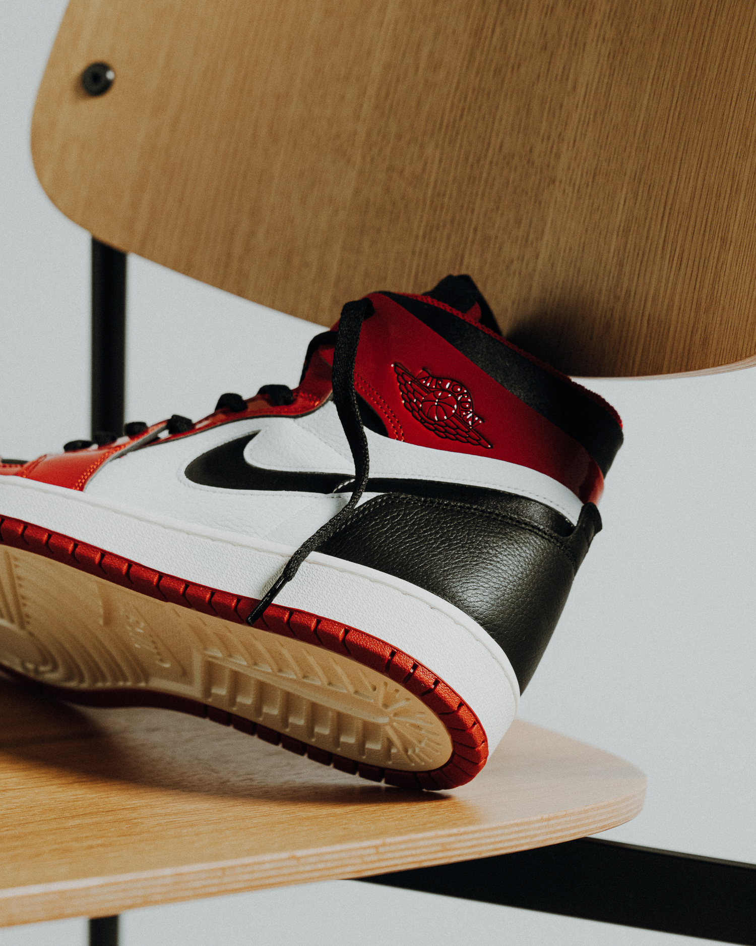 wmns-air-jordan-1-high-zoom-air-cmft-patent-chicago-ct0979-610-16451022255912.jpg
